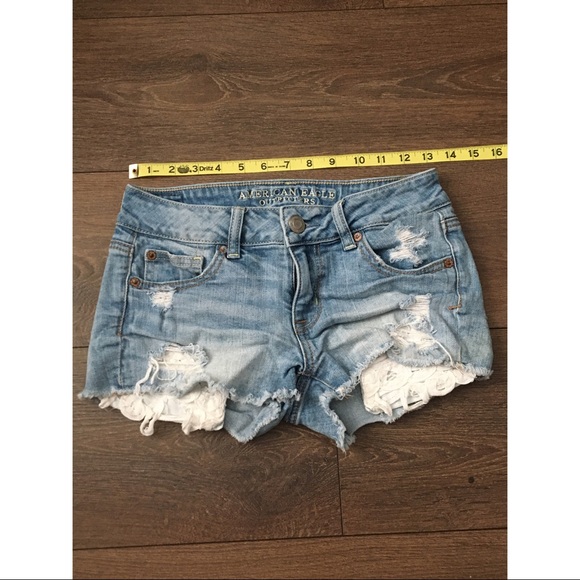 American Eagle Outfitters Lace Crochet Pocket Shortie Shorts Size 0 - Picture 3 of 7
